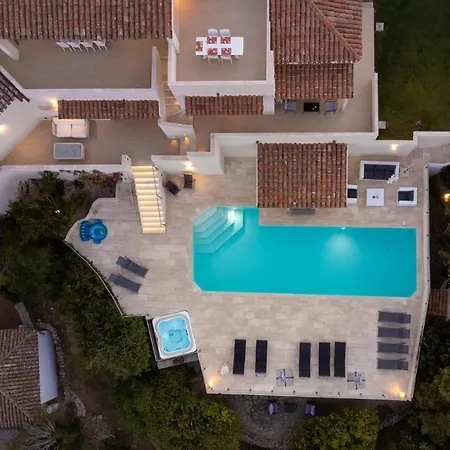 Purple 10&2, Emma Villas Porto Cervo